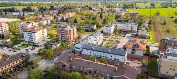 Квартира с 2 спальнями в Кастеназо, Италия № 216026 11