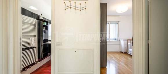 Квартира с 2 спальнями в Кастеназо, Италия № 216026 41