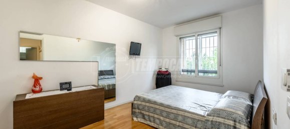 Квартира с 2 спальнями в Кастеназо, Италия № 216026 31