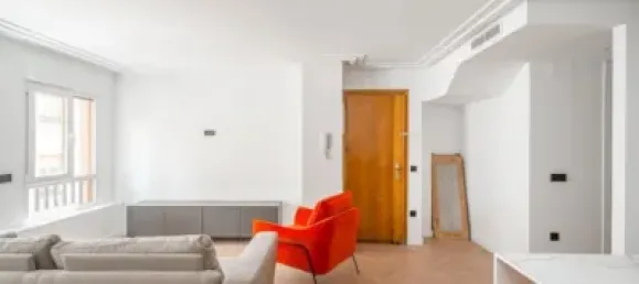 Коммерческая недвижимость с 2 спальнями в Мадрид, Испания № 176720 26