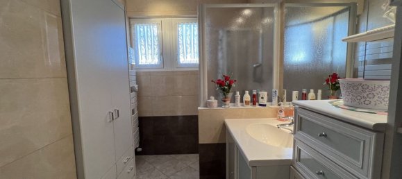 Casa de 3 dormitorios en Niederhausbergen, France No. 325154 12