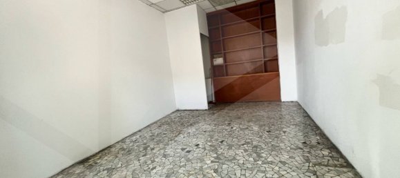 1 room Commercial property in Milan, Italy No. 260079 2