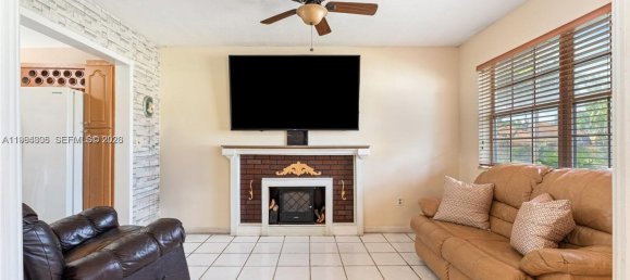 3 bedrooms Villa for sale in Miami, Miami-Dade, Florida, USA № 614415 4