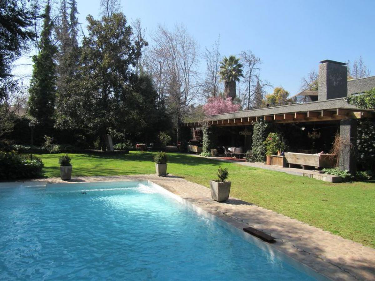 4 bedrooms House in Santiago, Chile No. 2357