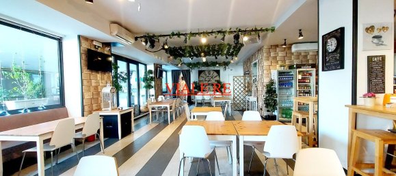 2 rooms Commercial property in Rome, Italy No. 119091 8