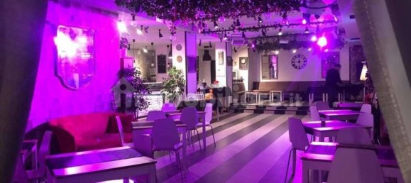 2 rooms Commercial property in Rome, Italy No. 119091 17