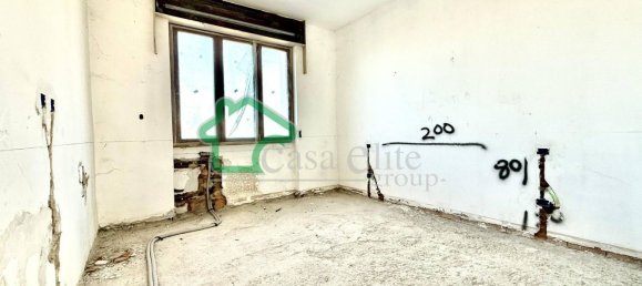 4-salle Appartement à Crema, Italy No. 206160 9