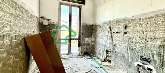 4-salle Appartement à Crema, Italy No. 206160 7