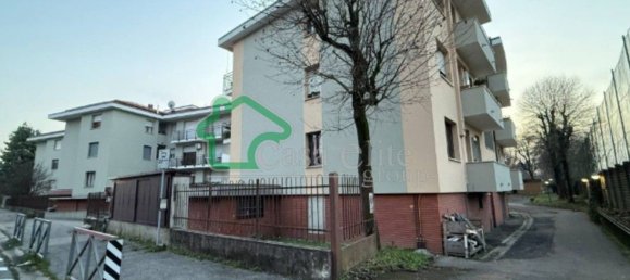 4-salle Appartement à Crema, Italy No. 206160 2