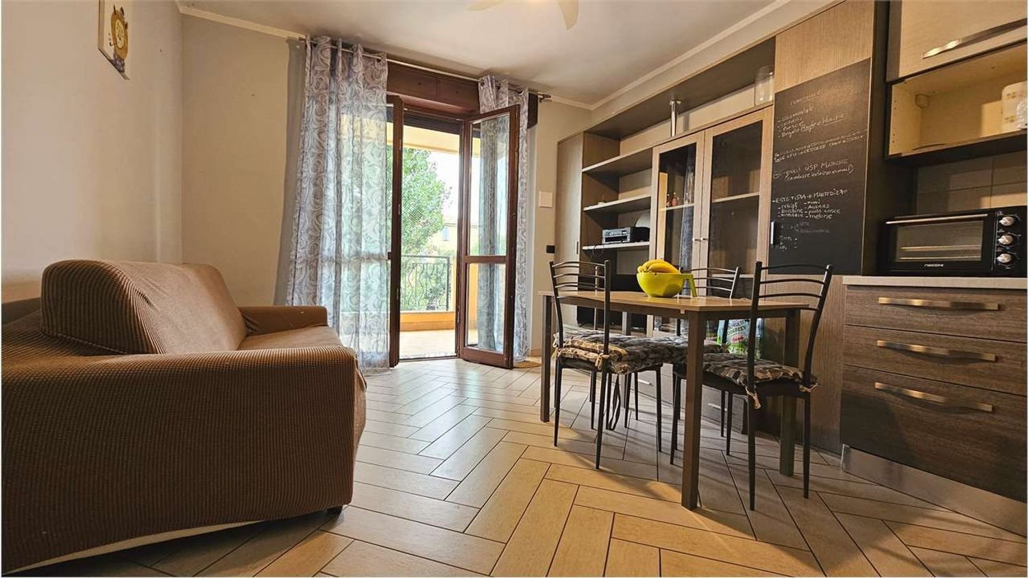 2 غرف نوم شقة في Magenta, Italy رقم 402022