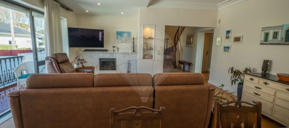 4 bedrooms House in Sao Felix da Marinha, Portugal No. 181800 2