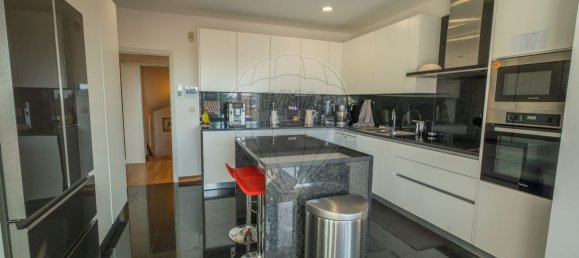 4 bedrooms House in Sao Felix da Marinha, Portugal No. 181800 6