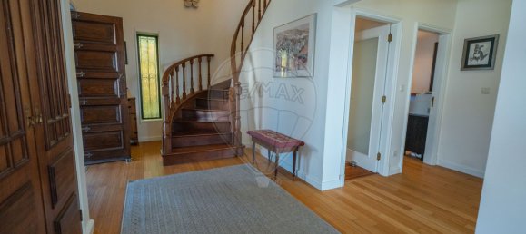 4 bedrooms House in Sao Felix da Marinha, Portugal No. 181800 5