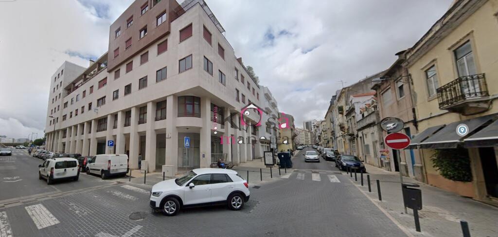 428m² Commercial property in Lisbon, Portugal No. 141675