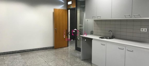 428m² Commercial property in Lisbon, Portugal No. 141675 12