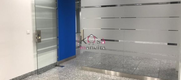 428m² Commercial property in Lisbon, Portugal No. 141675 10