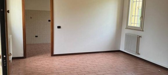 3 rooms Apartment in Modena, Italy No. 149130 17