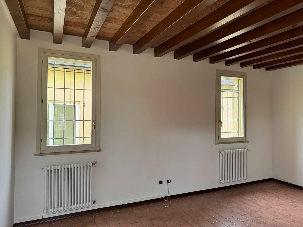 3 rooms Apartment in Modena, Italy No. 149130