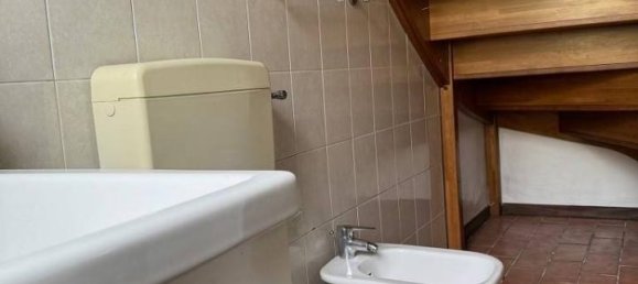 3 rooms Apartment in Modena, Italy No. 149130 6