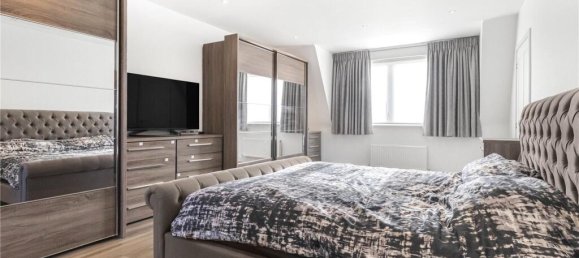 4 bedrooms House in Whetstone, United Kingdom No. 6698 48