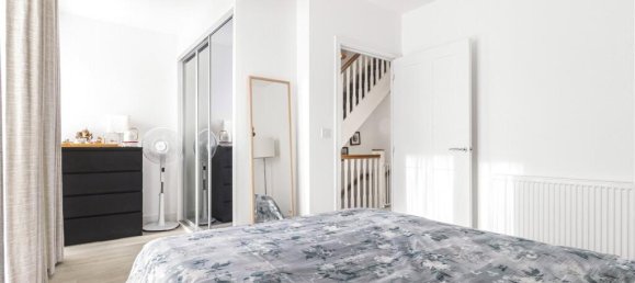 4 bedrooms House in Whetstone, United Kingdom No. 6698 24