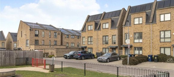 4 bedrooms House in Whetstone, United Kingdom No. 6698 43