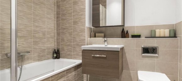 4 bedrooms House in Whetstone, United Kingdom No. 6698 26