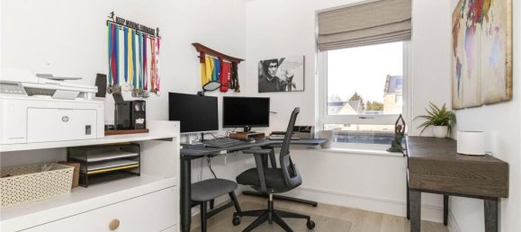 4 bedrooms House in Whetstone, United Kingdom No. 6698 32