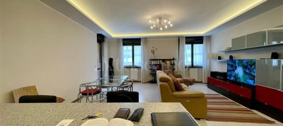 3 rooms Apartment in Rome, Italy No. 121049 3