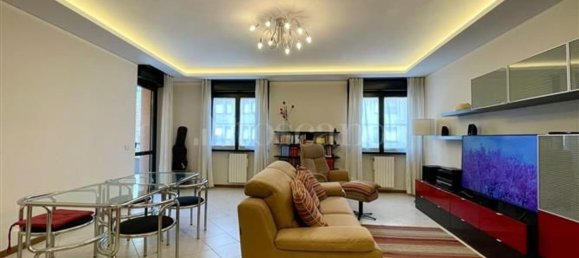 3 rooms Apartment in Rome, Italy No. 121049 12