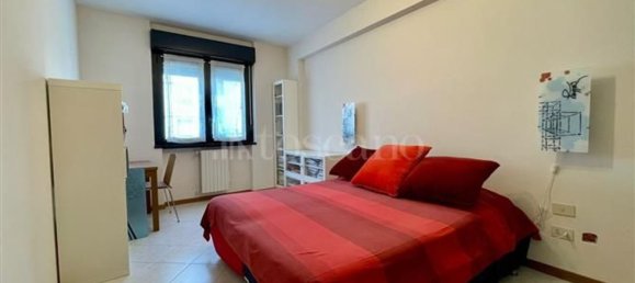 3 rooms Apartment in Rome, Italy No. 121049 16
