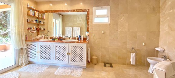 6 bedrooms Villa in Marbella, Spain No. 135357 5