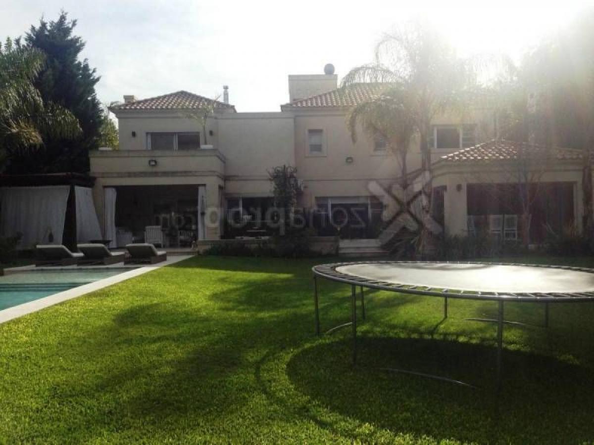 Дом с 4 спальнями в Пилар, Аргентина № 17849