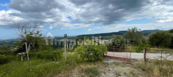 5 Schlafzimmer Haus in Civitella del Tronto, Italy, Nr. 345353 8