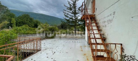5 Schlafzimmer Haus in Civitella del Tronto, Italy, Nr. 345353 5