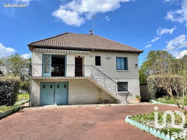 2 bedrooms House in Veigne, France No. 73502