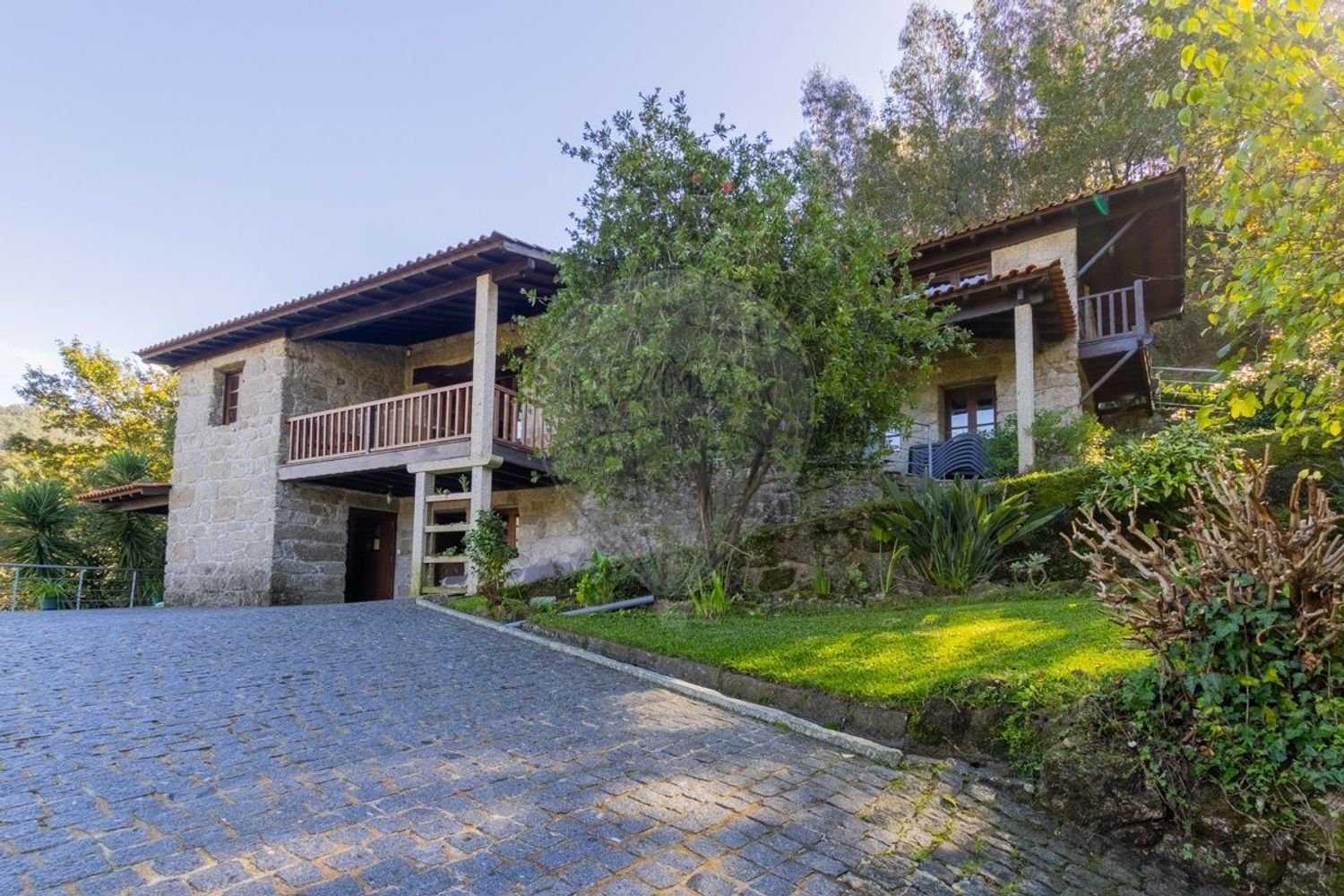 Casa de 4 dormitorios en Povoa de Lanhoso, Portugal No. 185132