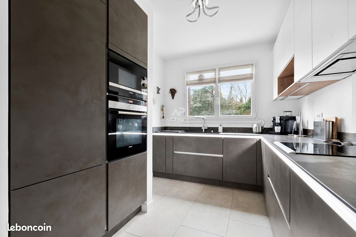 3 Schlafzimmer Wohnung in Saint-Germain-en-Laye, France, Nr. 124457