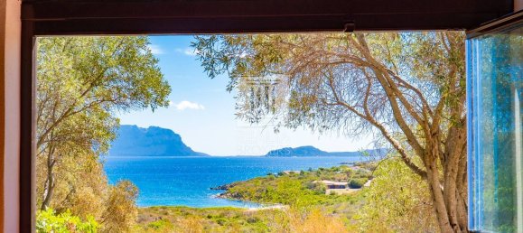 5 bedrooms Villa in Golfo Aranci, Italy No. 370846 6