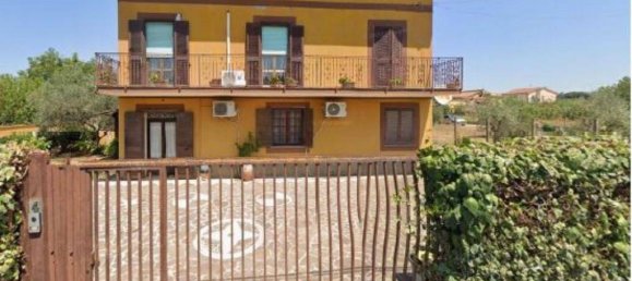 4 bedrooms Apartment in Marino, Italy No. 101379 2