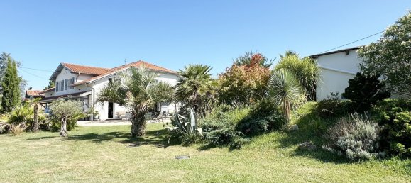 7 bedrooms Castles in Saubrigues, France No. 298770 2