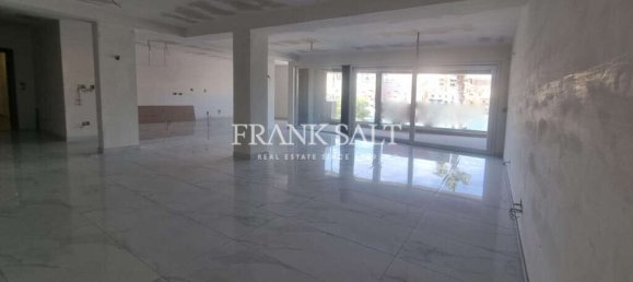 Квартира с 3 спальнями в Марсаскала, Мальта № 1482 3