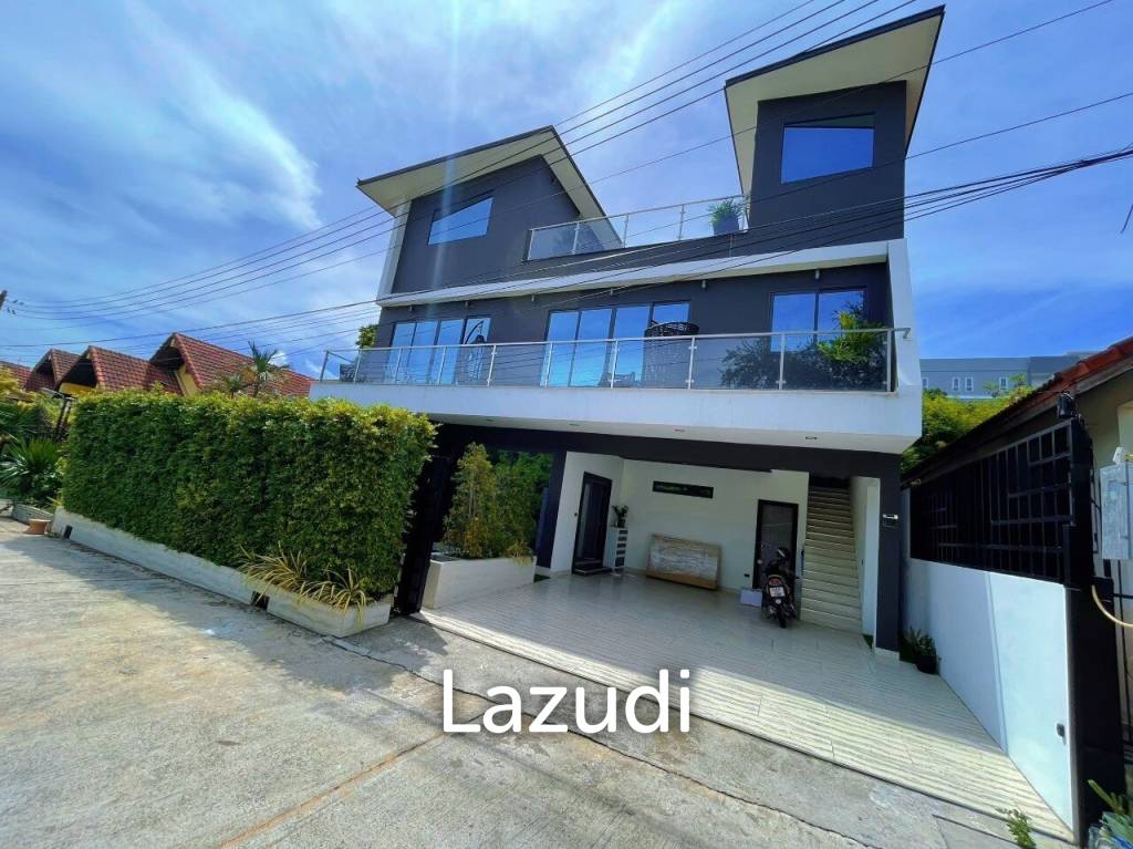 5 bedrooms Villa in Pattaya, Thailand No. 19734