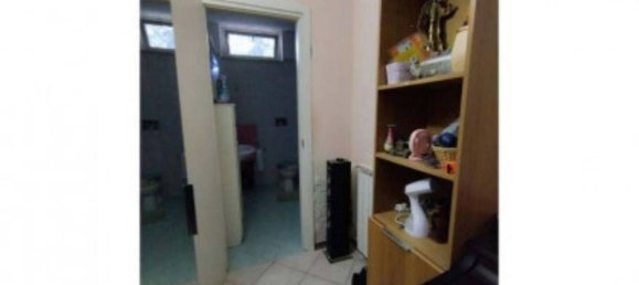 4 rooms Apartment in Rome, Italy No. 198837 8