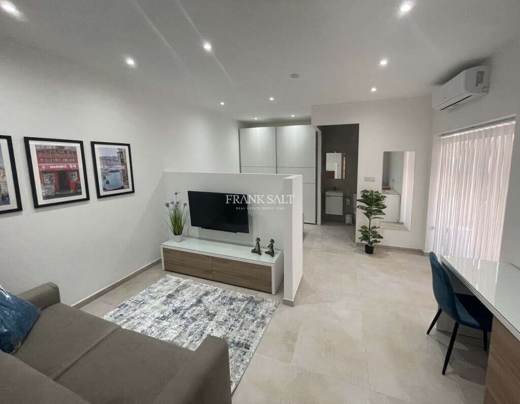 2 bedrooms Maisonette in Floriana, Malta No. 7054