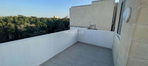 2 bedrooms Maisonette in Floriana, Malta No. 7054 11