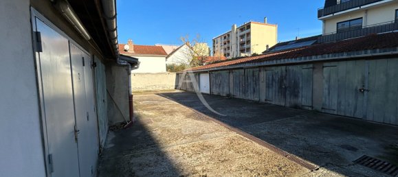 Edificio de 1 habitación en Alfortville, France No. 169894 7