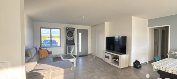 3 bedrooms House in Vienne, France No. 302631 2