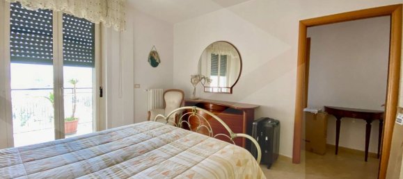 Квартира с 3 комнатами в Пало дель Колле, Италия № 233950 18