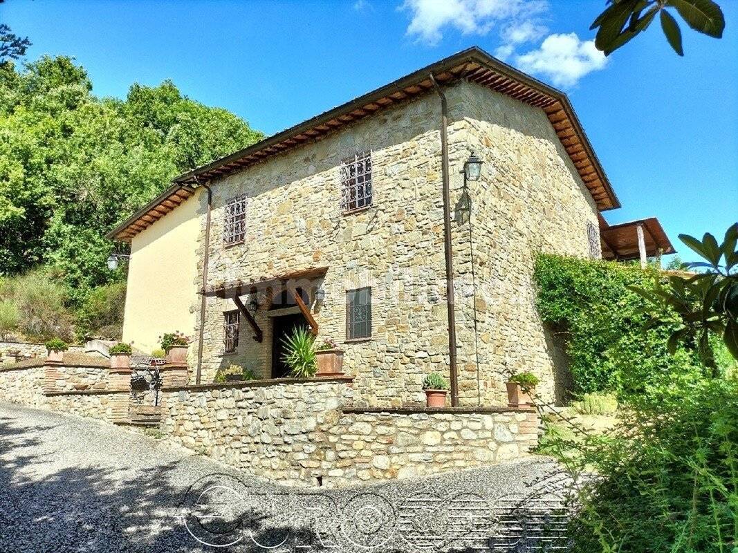 5 bedrooms House in Montone, Italy No. 150441